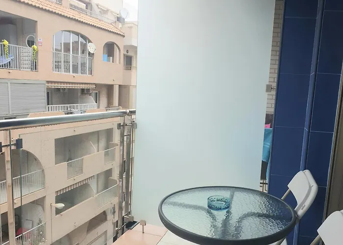 Los Locos Beach Apartments